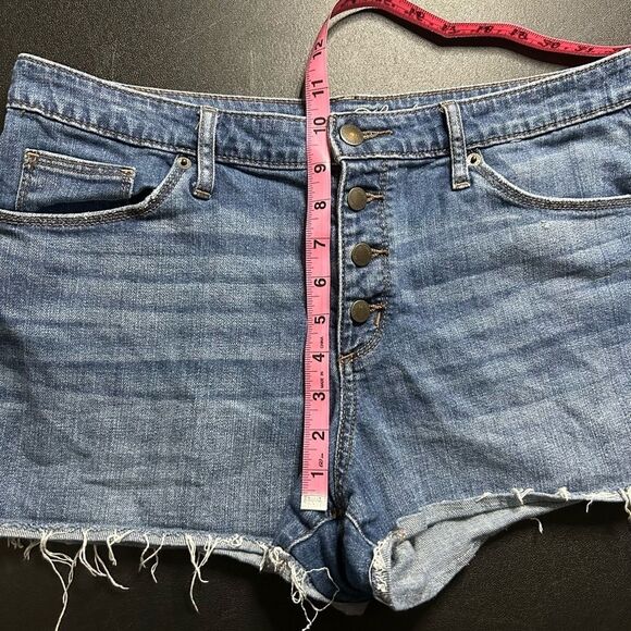 Universal Thread Button Fly Cut Off Jean Shorts Size 12 - Picture 11 of 12